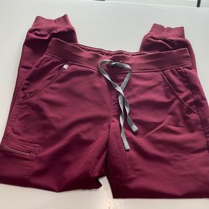 Hardly worn Figs Set